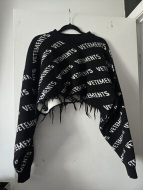 Vetements Black and White Cropped Logo Sweater